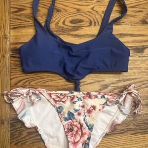 No boundaries floral ruffled bikini set